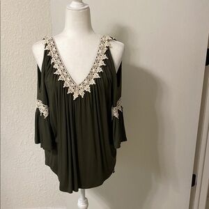 GG Collection Green Cut-Out Embellished Tunic